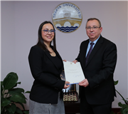PROFESÖRLÜĞE VE DOÇENTLİĞE YÜKSELEN AKADEMİSYENLERE BELGELERİ TAKDİM EDİLDİ