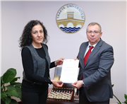 ÖĞRETİM ÜYELİĞİNE ATANAN AKADEMİSYENLERE BELGELERİ TAKDİM EDİLDİ