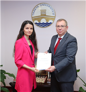 ÖĞRETİM ÜYELİĞİNE ATANAN AKADEMİSYENLERE BELGELERİ TAKDİM EDİLDİ