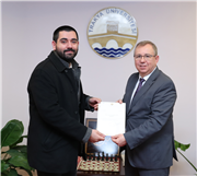 ÖĞRETİM ÜYELİĞİNE ATANAN AKADEMİSYENLERE BELGELERİ TAKDİM EDİLDİ