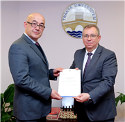 ÖĞRETİM ÜYELİĞİNE ATANAN AKADEMİSYENLERE BELGELERİ TAKDİM EDİLDİ