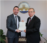 REKTÖR PROF. DR. ERHAN TABAKOĞLU, ATAMASI YAPILAN AKADEMİSYENLER İLE BİR ARAYA GELDİ