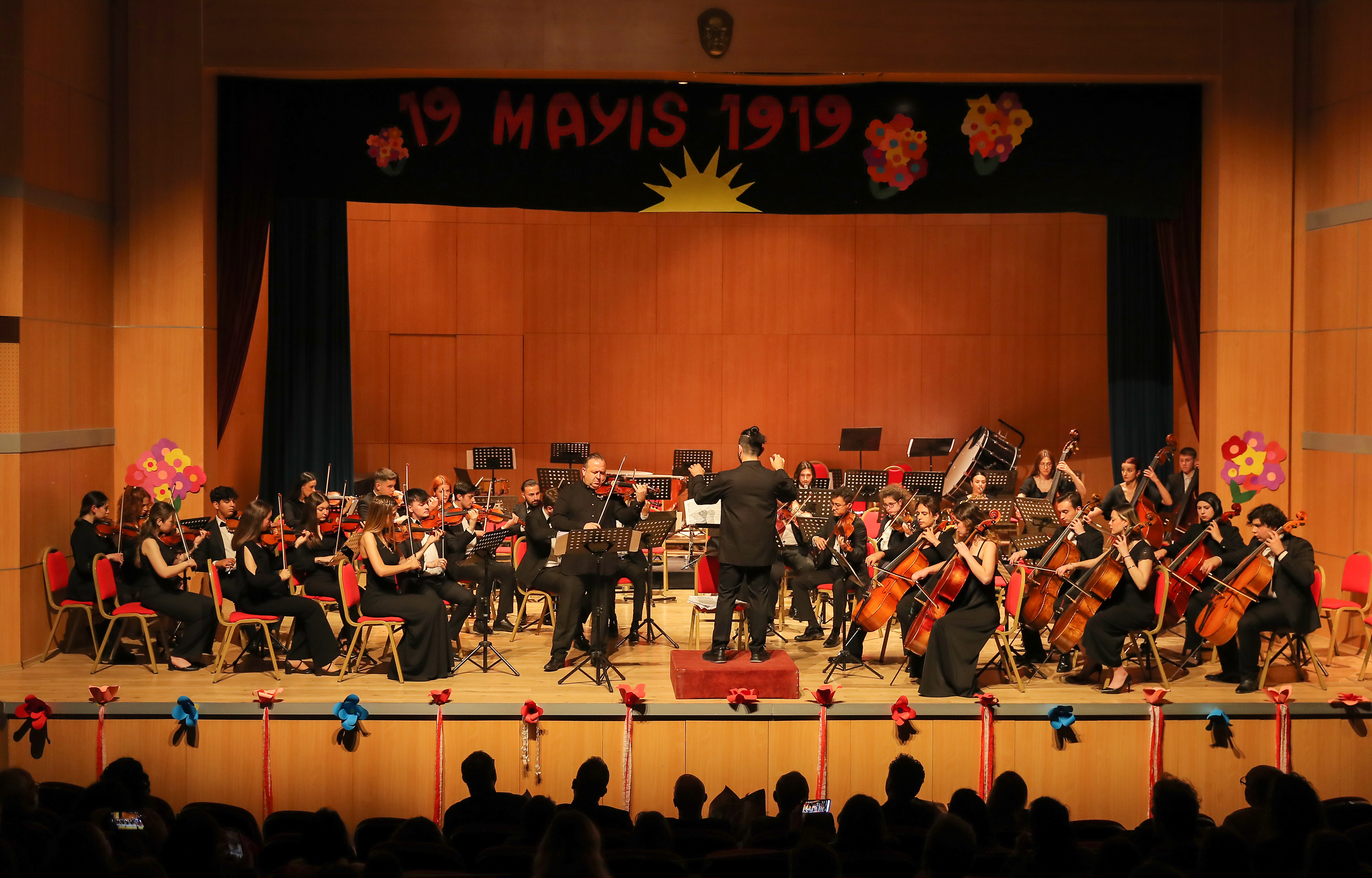 TRAKYA ÜNİVERSİTESİ DEVLET KONSERVATUVARI GENÇLİK ORKESTRASI’NDAN 19 MAYIS’A ÖZEL KONSER