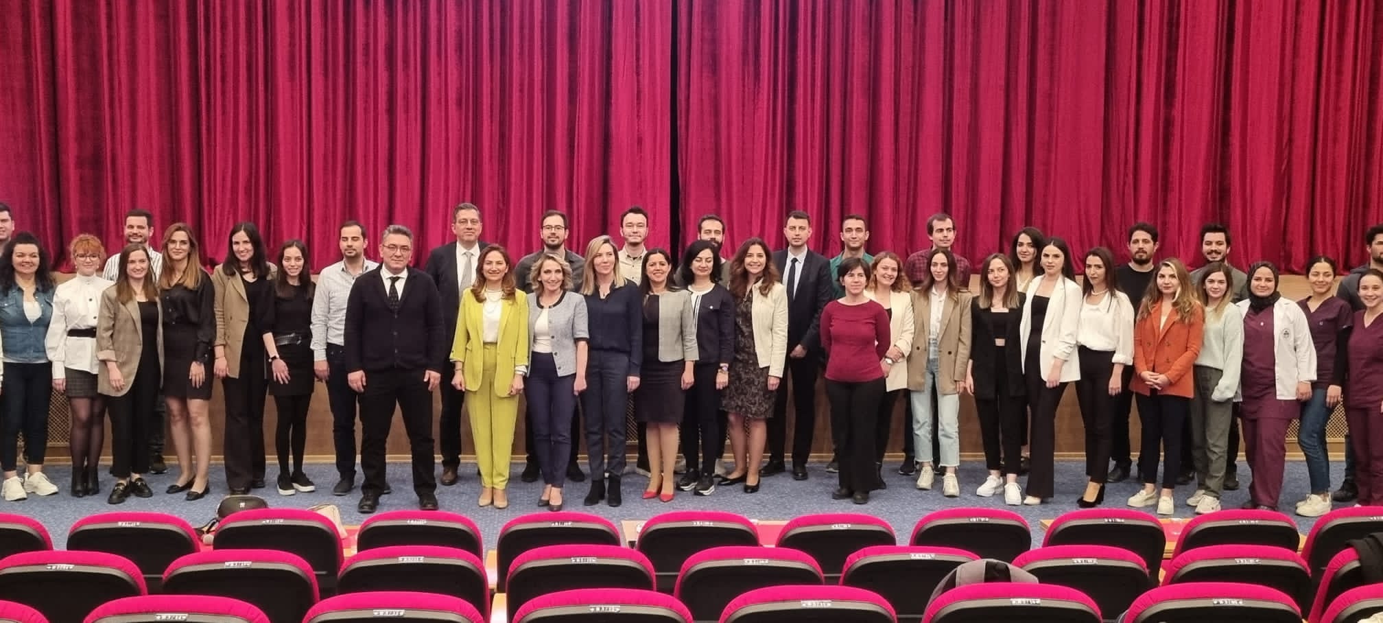 TRAKYA ÜNİVERSİTESİNDE “LENFÖDEM REHABİLİTASYONU” KONULU TOPLANTI VE KURS DÜZENLENDİ
