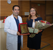 TIP FAKÜLTESİ ÖĞRETİM ÜYELERİMİZDEN PROF. DR. MERYEM AKTOZ İÇİN EMEKLİLİK TÖRENİ DÜZENLENDİ