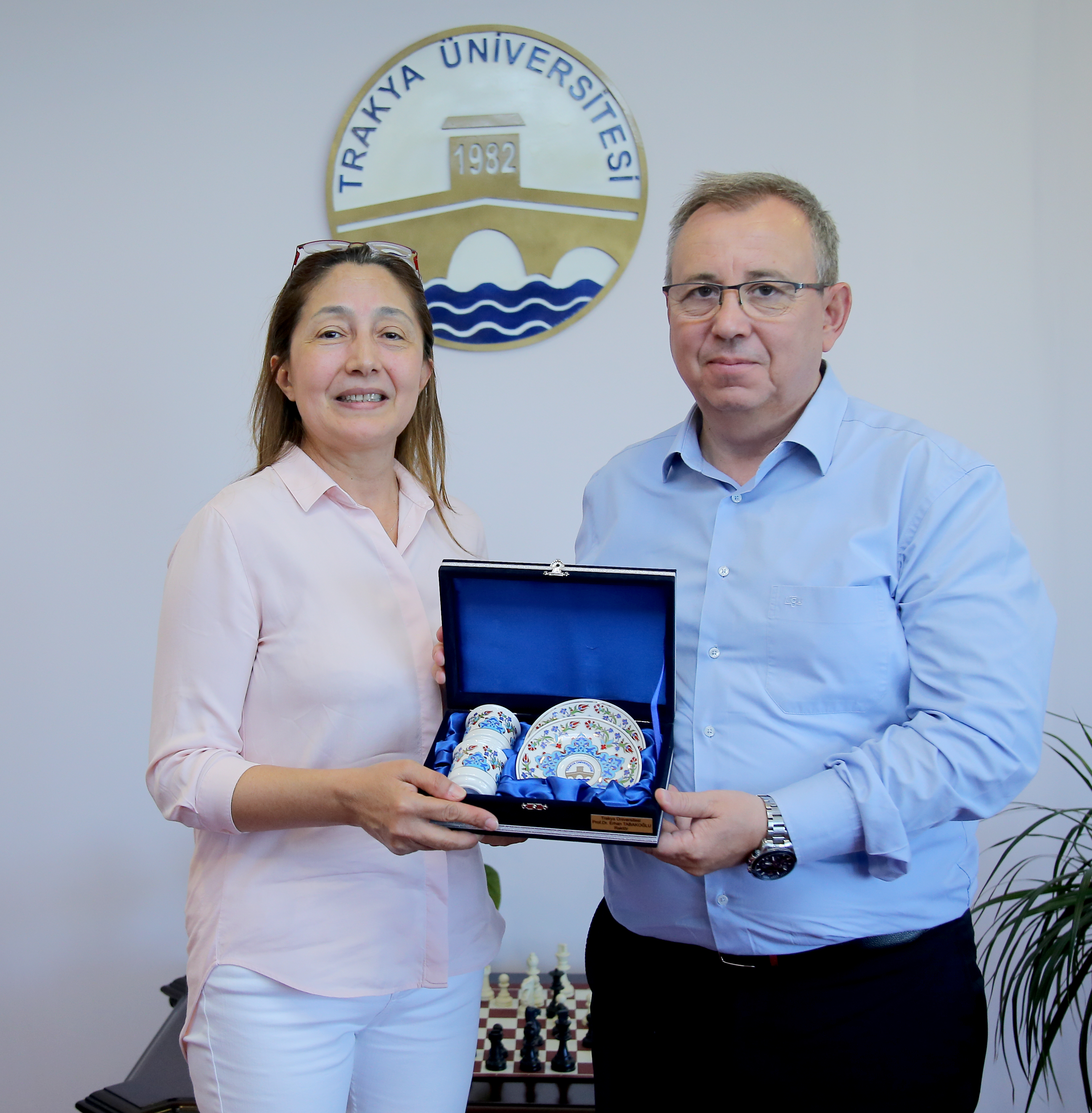 PROF. DR. MERYEM AKTOZ’DAN REKTÖR PROF. DR. ERHAN TABAKOĞLU’NA VEDA ZİYARETİ