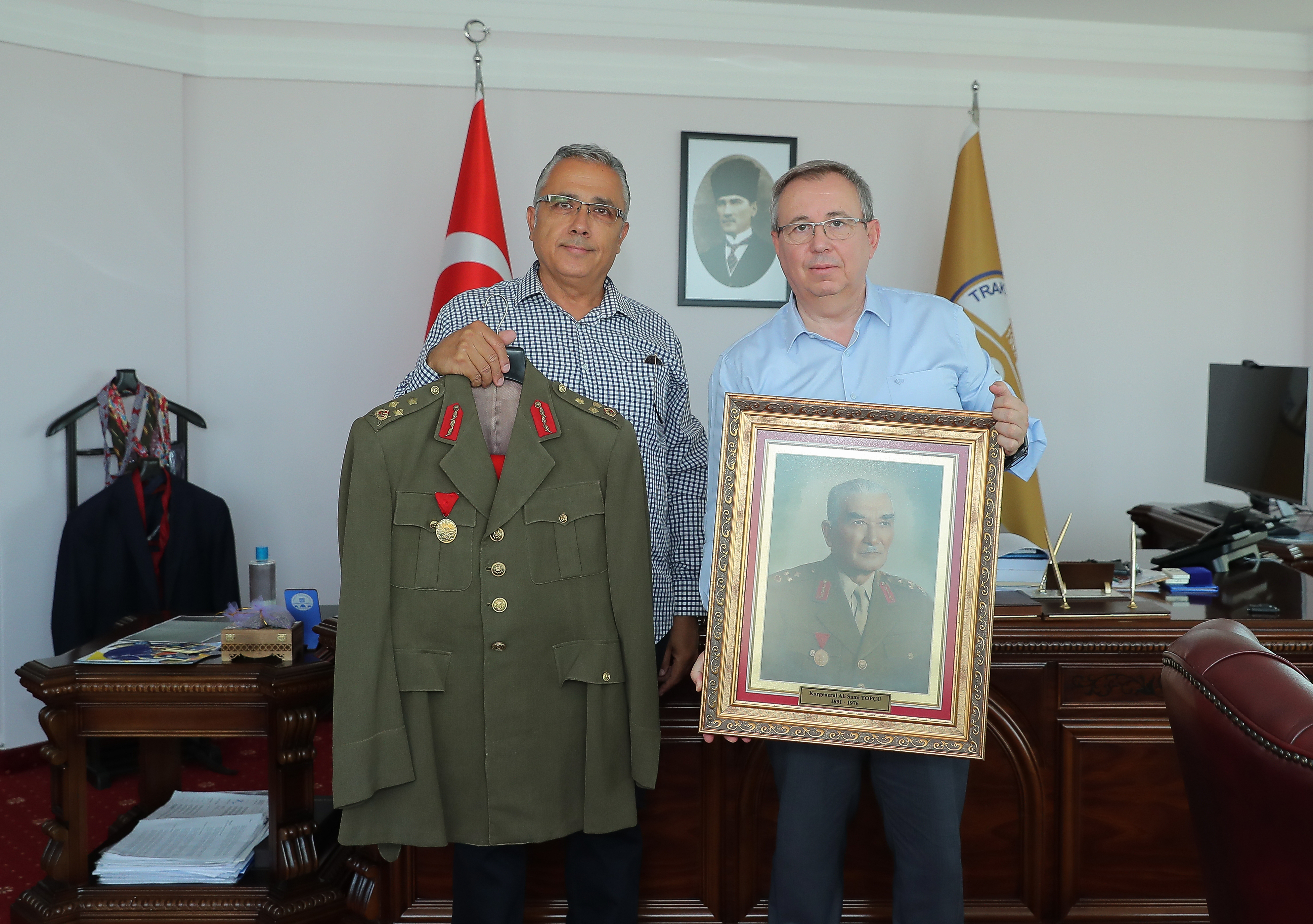 ZORLUTUNA AİLESİNDEN TRAKYA ÜNİVERSİTESİ MİLLİ MÜCADELE VE LOZAN MÜZESİ’NE ÖNEMLİ BAĞIŞ