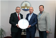 KEŞAN TİCARET BORSASI YÖNETİM KURULU BAŞKANI NECMİ KAYMAZ VE BAŞKAN YARDIMCISI MURAT ORHUN’DAN REKTÖR PROF. DR. ERHAN TABAKOĞLU’NA ZİYARET