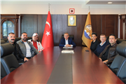 ÖĞRENCİLERİMİZ BAŞPEHLİVAN KAAN KAYA VE BAŞALTI PEHLİVANIMIZ BURAK KAYA İLE CAZGIR SABAHATTİN ERDOĞAN’DAN REKTÖR PROF. DR. ERHAN TABAKOĞLU’NA ZİYARET