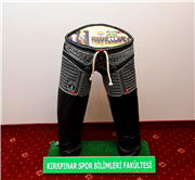 ÖĞRENCİLERİMİZ BAŞPEHLİVAN KAAN KAYA VE BAŞALTI PEHLİVANIMIZ BURAK KAYA İLE CAZGIR SABAHATTİN ERDOĞAN’DAN REKTÖR PROF. DR. ERHAN TABAKOĞLU’NA ZİYARET
