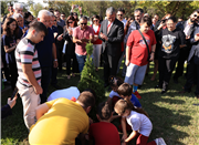 100. YIL FİDANI ÇOCUKLARIN ELİNDE HAYAT BULDU