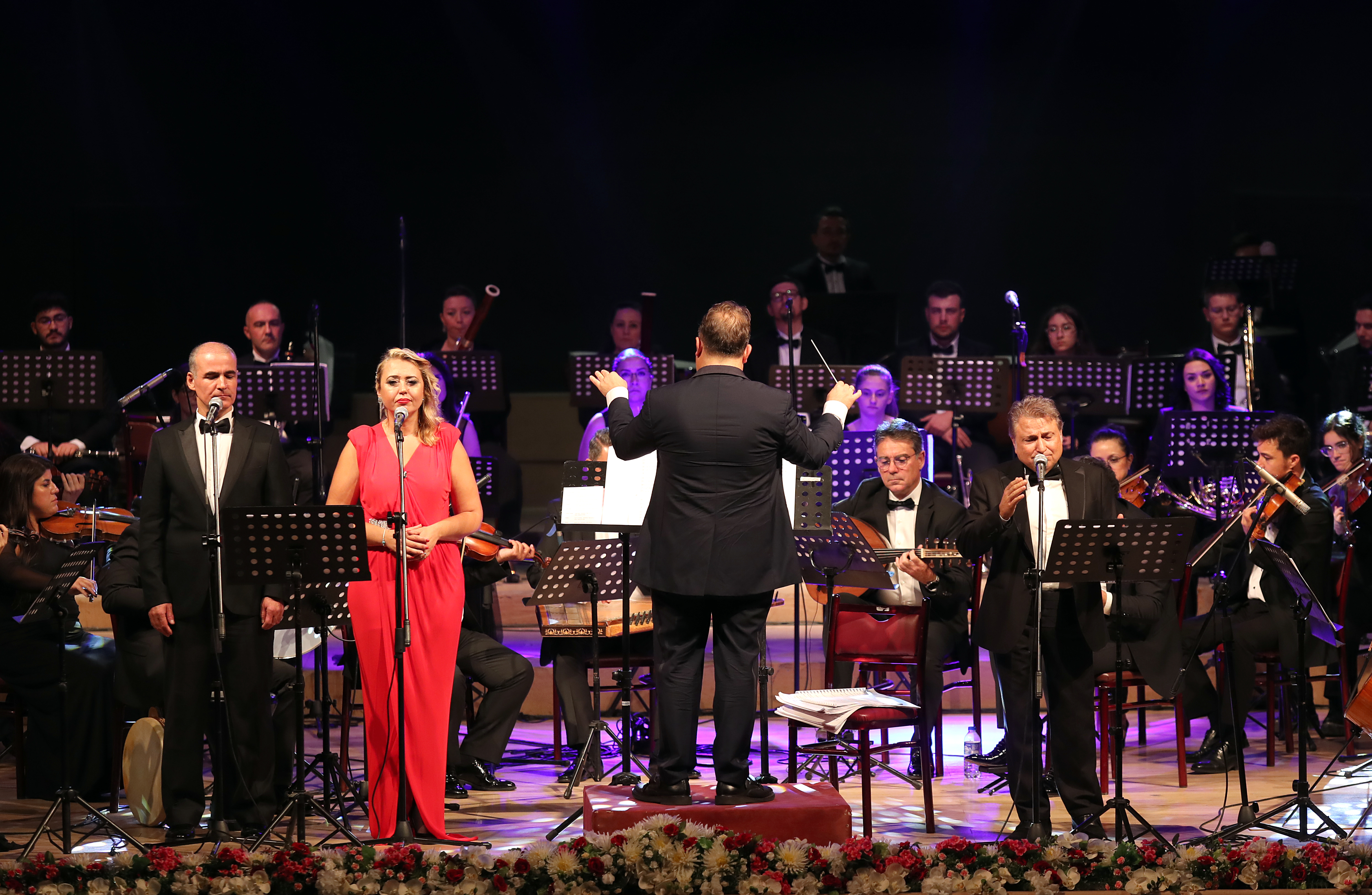 TRAKYA ÜNİVERSİTESİNDE “100. YIL CUMHURİYET KONSERİ” COŞKUSU YAŞANDI