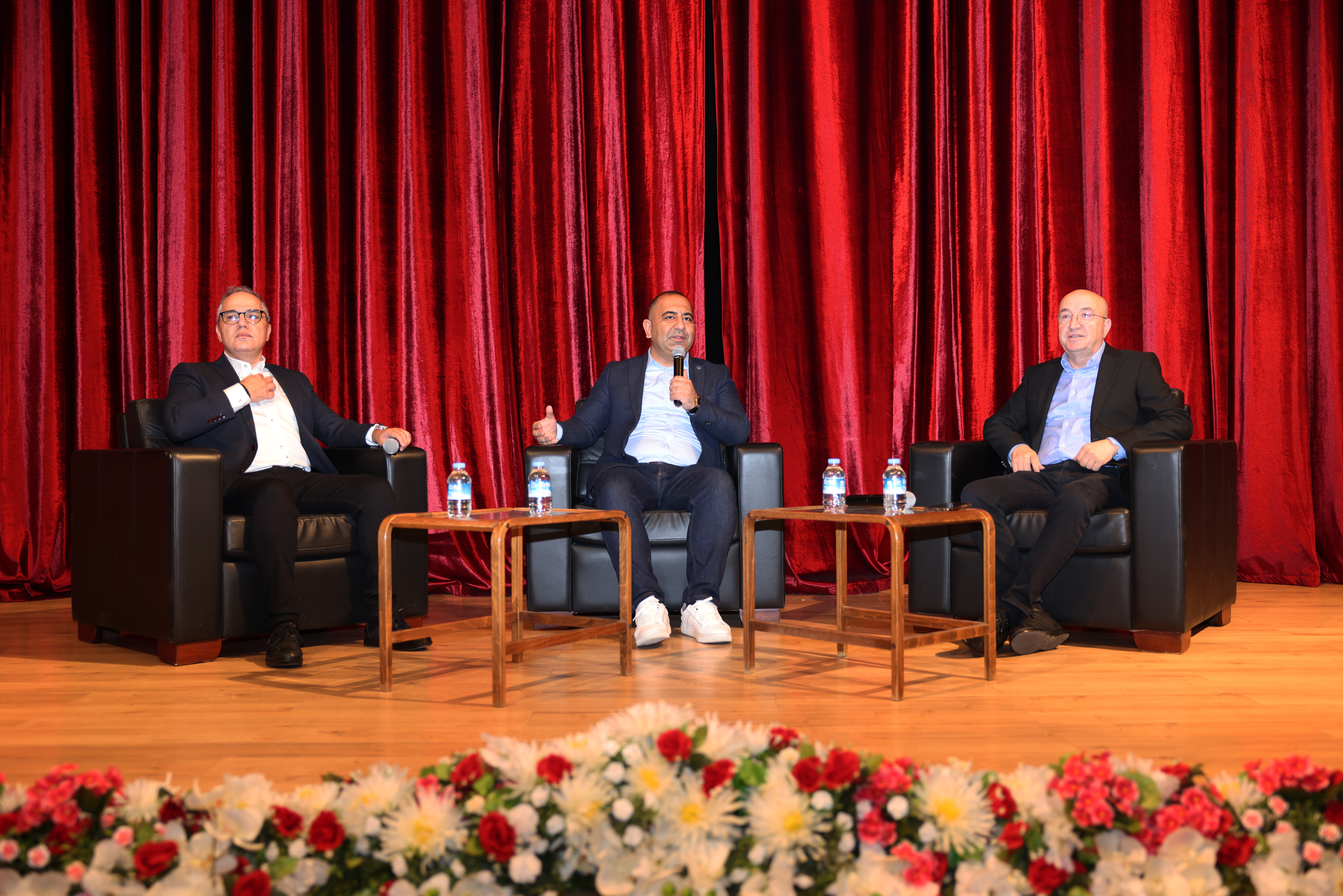 TRAKYA ÜNİVERSİTESİNDE “CUMHURİYETİN 100. YILINDA GEÇMİŞTEN GELECEĞE SERMAYE PİYASALARI” PANELİ DÜZENLENDİ