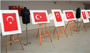 TRAKYA ÜNİVERSİTESİNDE TÜRK BAYRAĞI VE TİŞÖRTÜ DİKME ETKİNLİĞİ DÜZENLENDİ