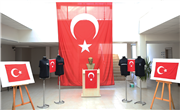 TRAKYA ÜNİVERSİTESİNDE TÜRK BAYRAĞI VE TİŞÖRTÜ DİKME ETKİNLİĞİ DÜZENLENDİ