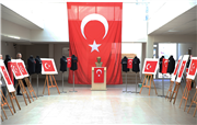 TRAKYA ÜNİVERSİTESİNDE TÜRK BAYRAĞI VE TİŞÖRTÜ DİKME ETKİNLİĞİ DÜZENLENDİ