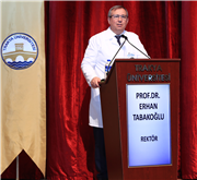 DİŞ HEKİMLİĞİ FAKÜLTESİNDE BEYAZ ÖNLÜK GİYME TÖRENİ