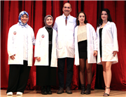 DİŞ HEKİMLİĞİ FAKÜLTESİNDE BEYAZ ÖNLÜK GİYME TÖRENİ