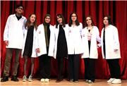 DİŞ HEKİMLİĞİ FAKÜLTESİNDE BEYAZ ÖNLÜK GİYME TÖRENİ