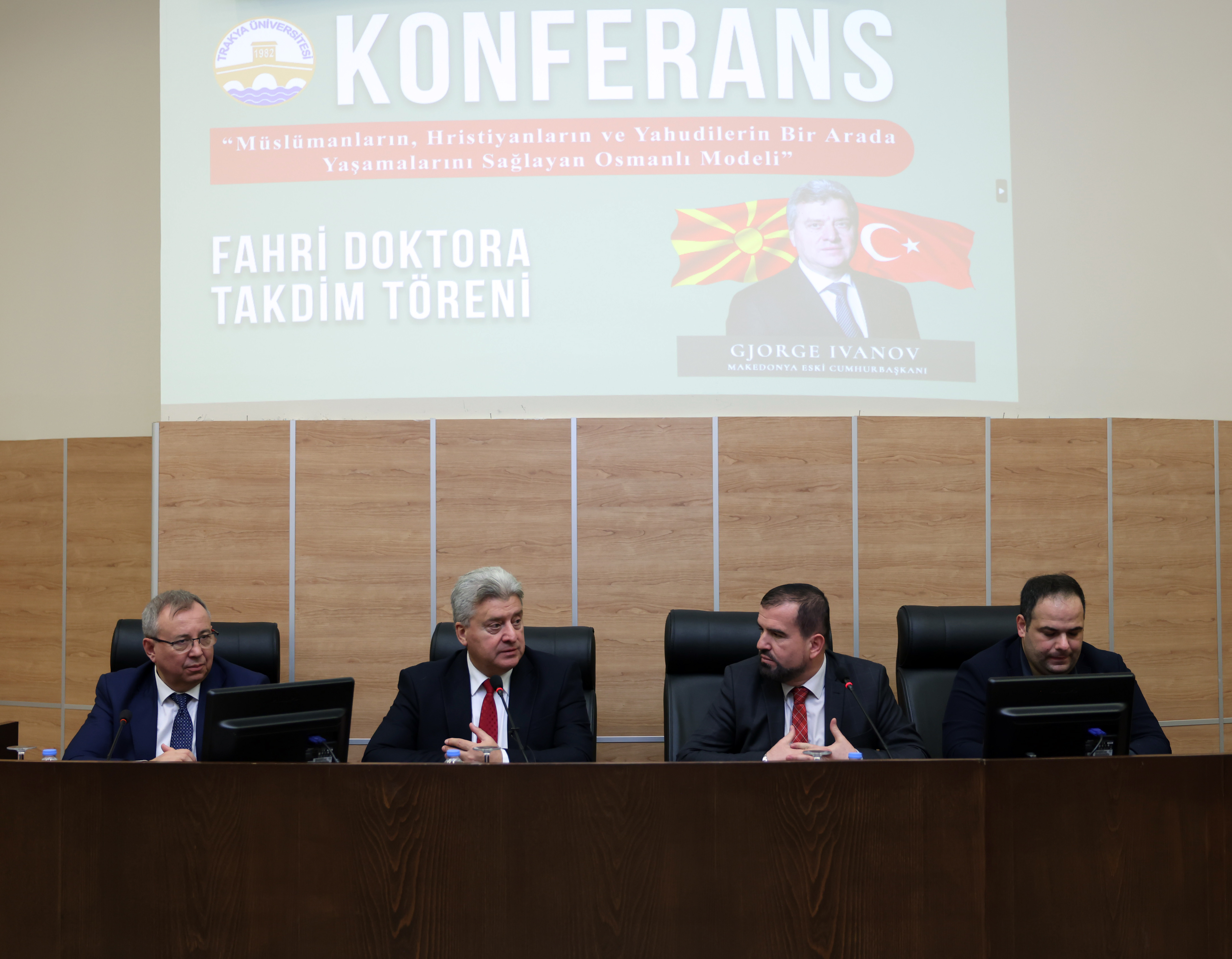 MAKEDONYA ESKİ CUMHURBAŞKANI GJORGE IVANOV ULUSLARARASI ÖĞRENCİLERLE BİR ARAYA GELDİ