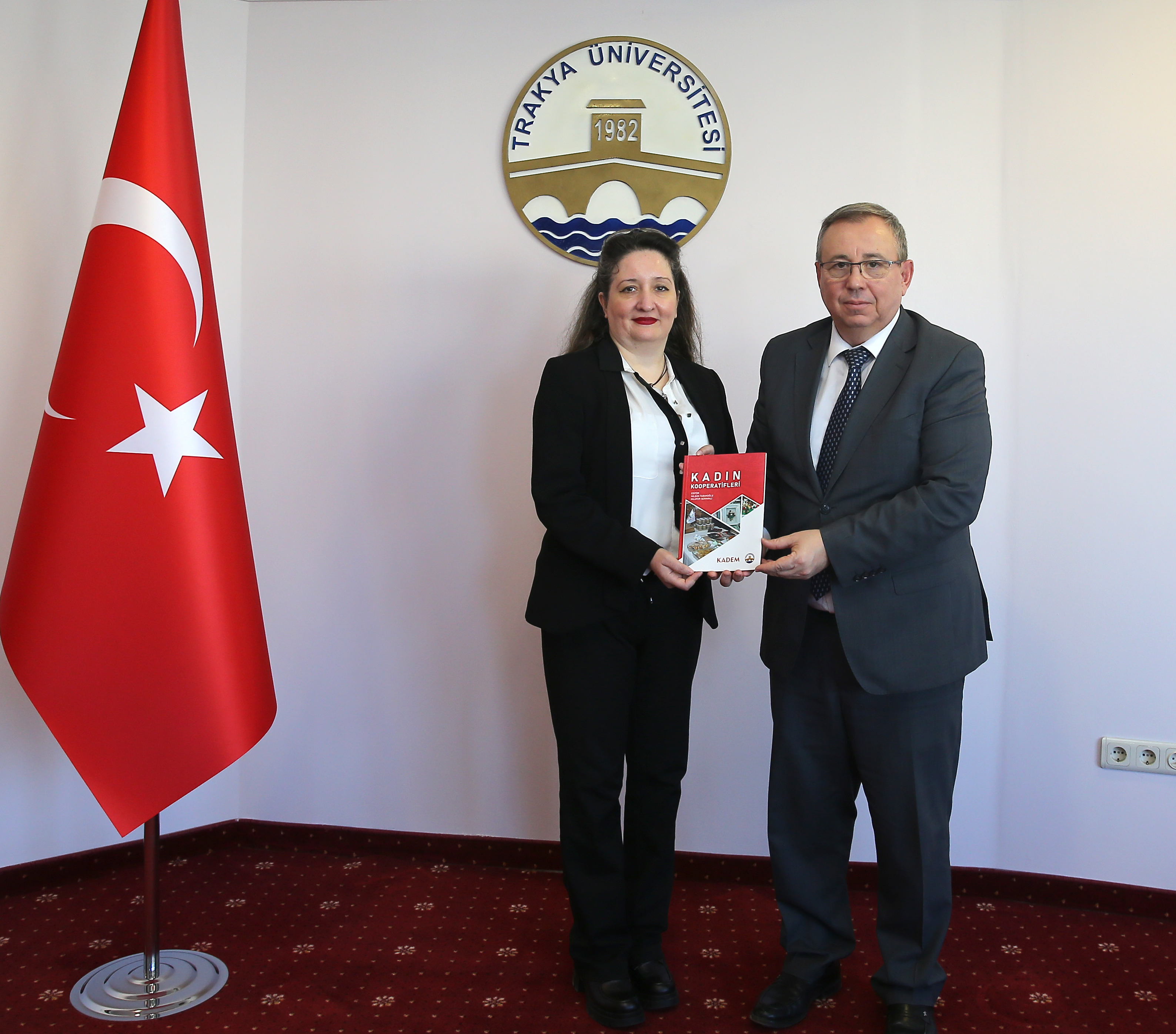 “KADIN KOOPERATİFLERİ” ADLI KİTAP TRAKYA ÜNİVERSİTESİ YAYINLARINDAN ÇIKTI