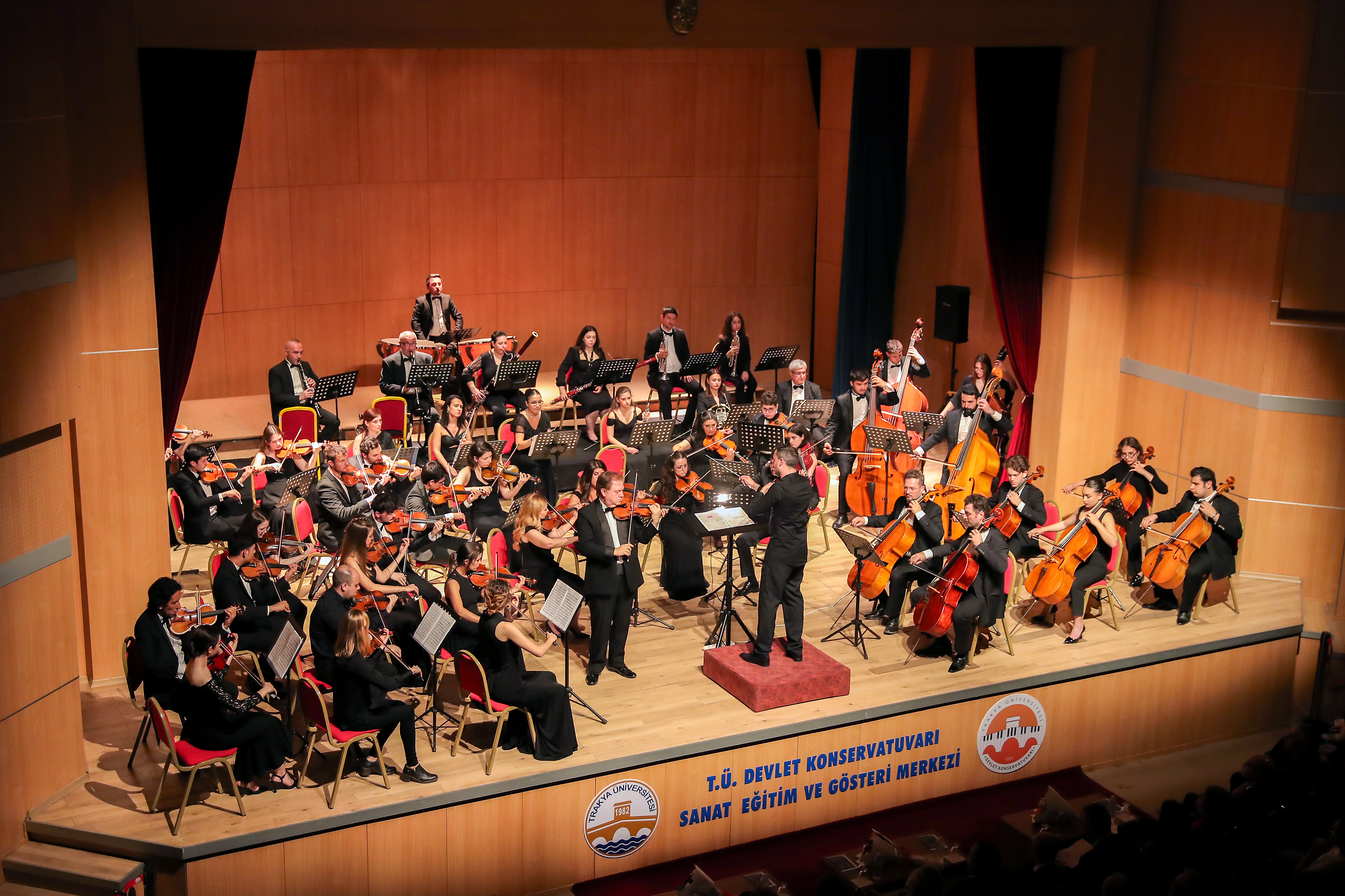 I. ULUSLARARASI BALKAN KEMAN FESTİVALİ KAPSAMINDA MUHTEŞEM İKİ KONSER