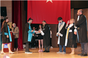 EDİRNE SOSYAL BİLİMLER YÜKSEKOKULUNDA MEZUNİYET COŞKUSU YAŞANDI