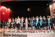 EDİRNE SOSYAL BİLİMLER YÜKSEKOKULUNDA MEZUNİYET COŞKUSU YAŞANDI
