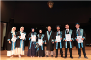 İLAHİYAT FAKÜLTESİNDE MEZUNİYET SEVİNCİ