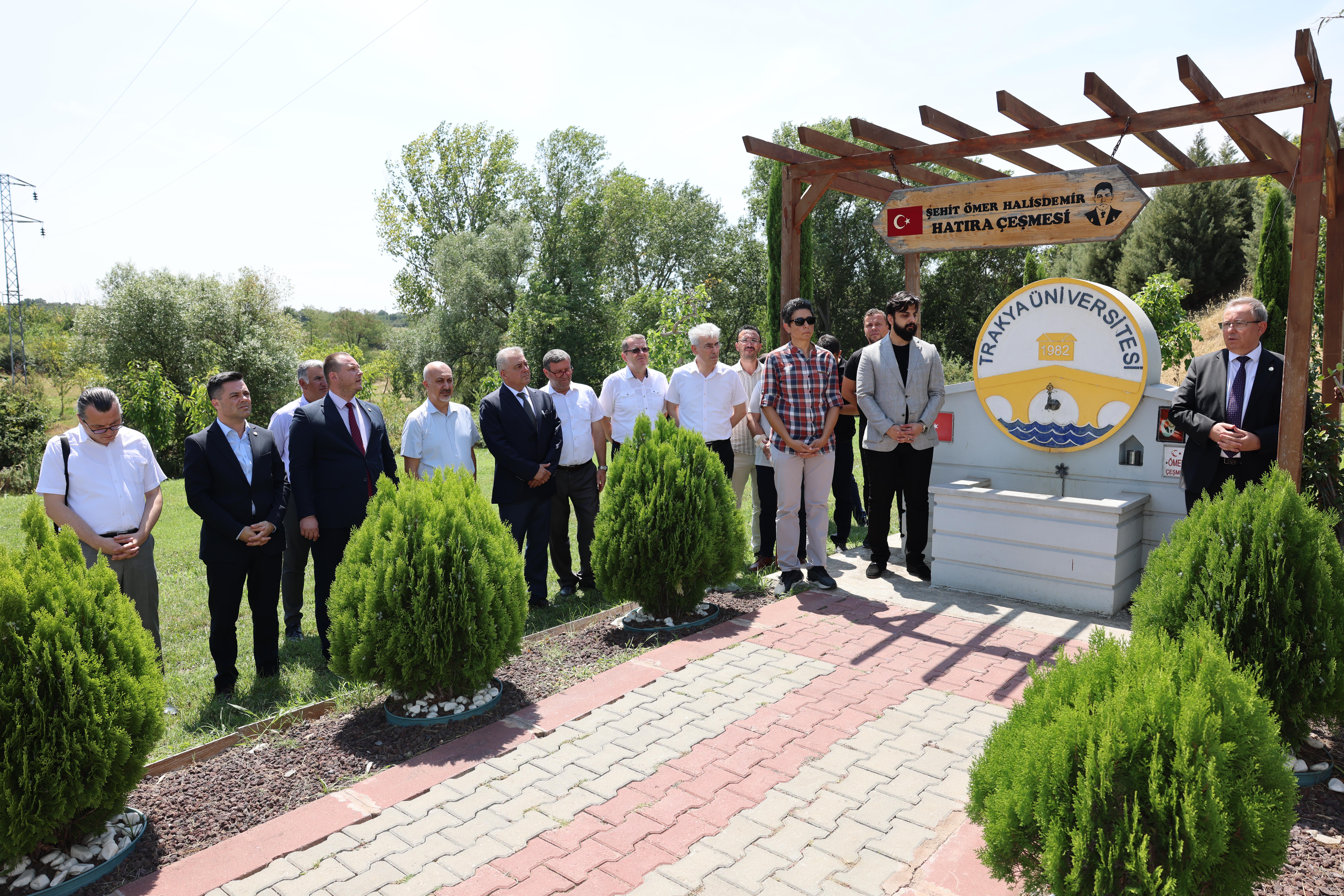 TRAKYA ÜNİVERSİTESİNDE 15 TEMMUZ DEMOKRASİ VE MİLLİ BİRLİK GÜNÜ ANMA ETKİNLİKLERİ DÜZENLENDİ