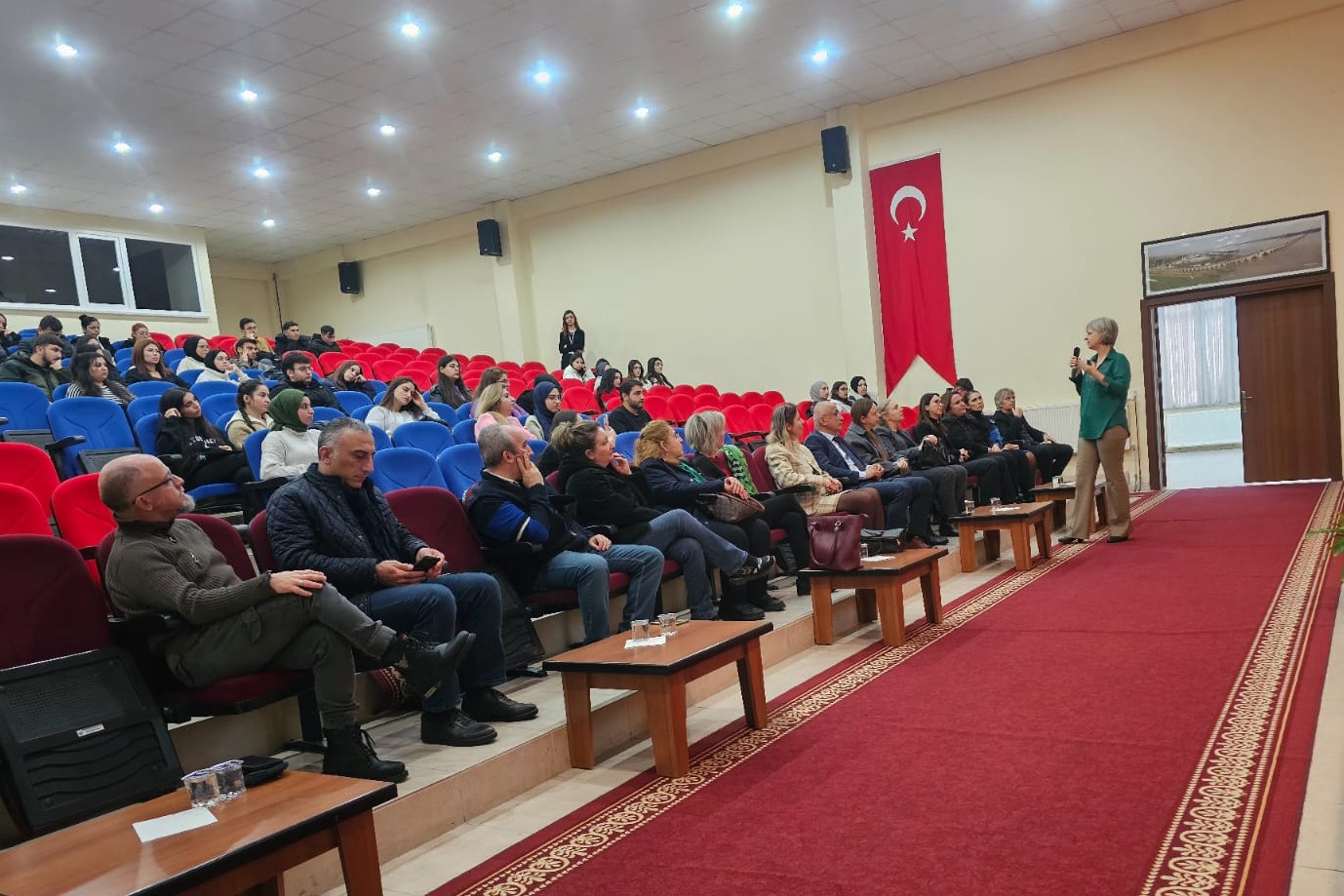 “UZUNKÖPRÜ'DE STRES VE STRESLE BAŞA ÇIKMA YÖNTEMLERİ” KONFERANSI