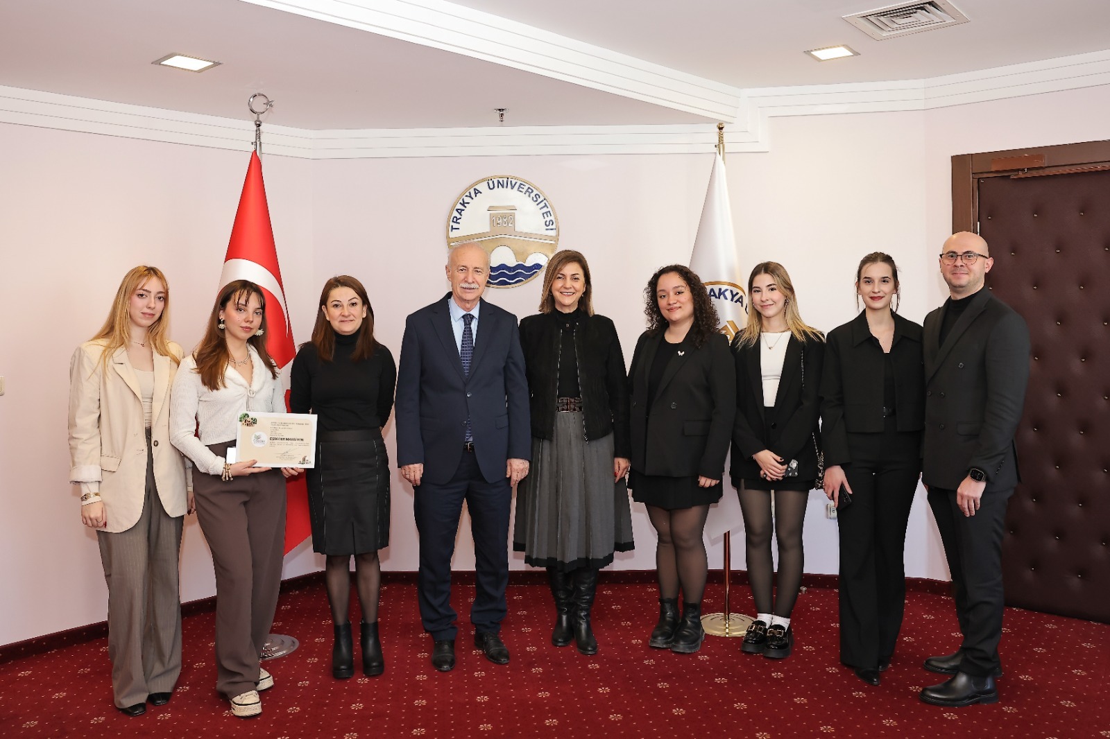 MİMARLIK ÖĞRENCİLERİMİZE MANSİYON ÖDÜLÜ