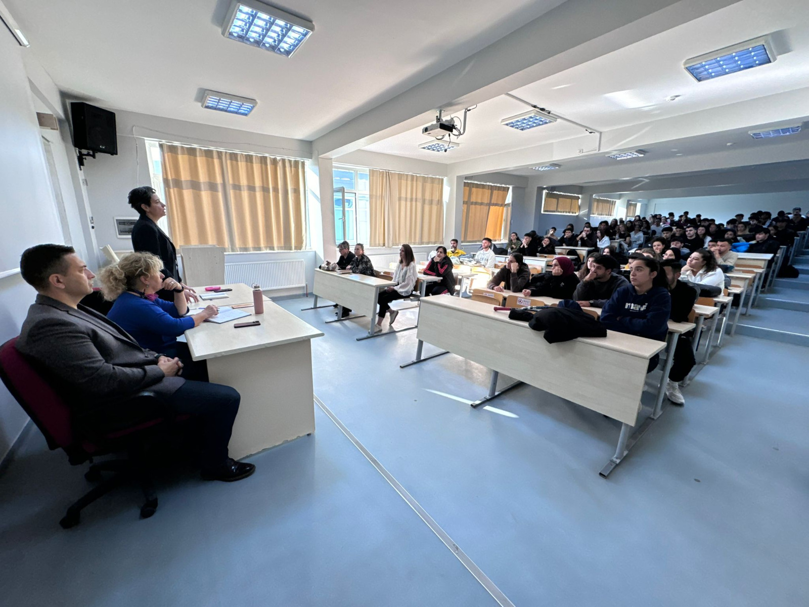 KIRKPINAR SPOR BİLİMLERİ FAKÜLTESİNDE ÖĞRENCİ DEKAN BULUŞMASI