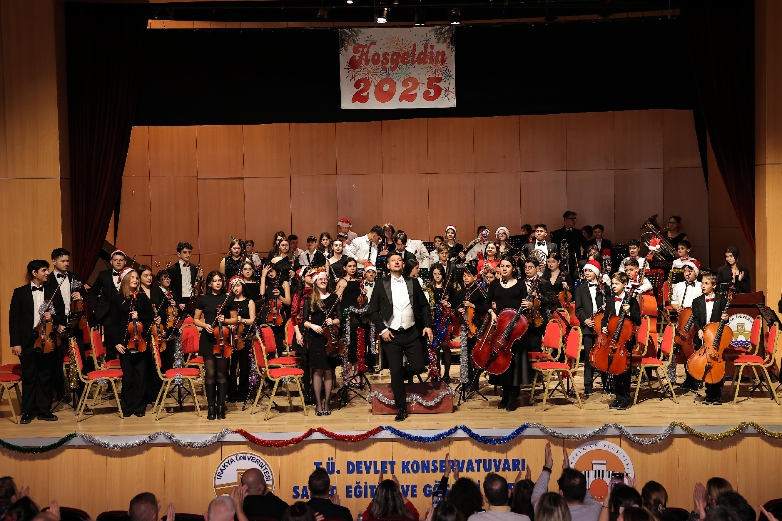 TRAKYA ÜNİVERSİTESİ DEVLET KONSERVATUVARI ÇOCUK ORKESTRASINDAN YENİ YIL KONSERİ