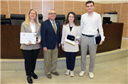BAĞIMLILIKLA MÜCADELE UYGULAYICI EĞİTİMİNİ TAMAMLAYANLARA SERTİFİKALARI VERİLDİ