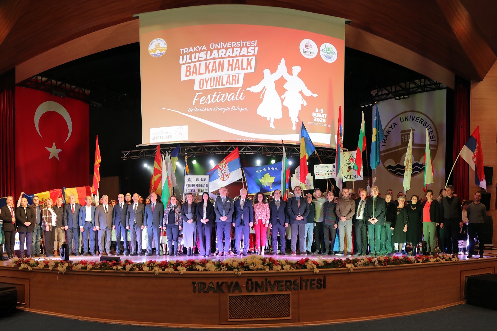TRAKYA ÜNİVERSİTESİ ULUSLARARASI BALKAN HALK OYUNLARI FESTİVALİ AÇILIŞ PROGRAMI GERÇEKLEŞTİRİLDİ