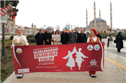 ULUSLARARASI BALKAN HALK OYUNLARI FESTİVALİ KORTEJ YÜRÜYÜŞÜ YAPILDI