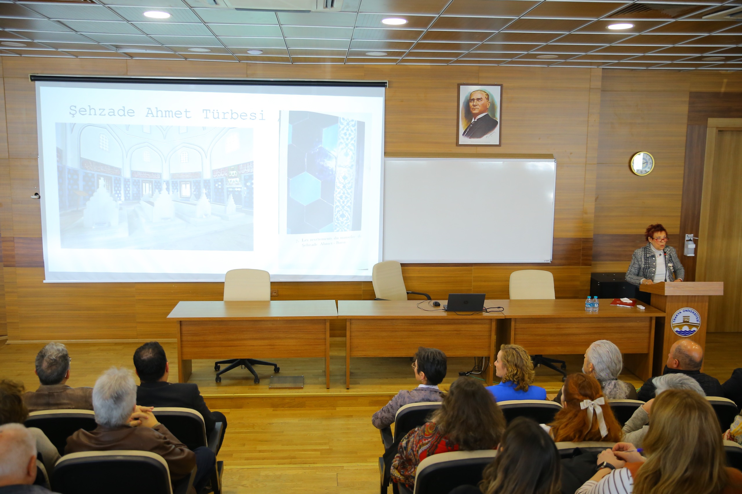 SANAT TARİHÇİ PROF. DR. FİLİZ YENİŞEHİRLİOĞLU, TRAKYA ÜNİVERSİTESİ ÖĞRENCİLERİ İLE BİR ARAYA GELDİ