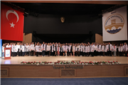 FİZYOTERAPİST ADAYLARI BEYAZ ÖNLÜKLERİNİ GİYDİ