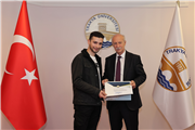 BALKAN ÜLKELERİ REKTÖR VE REKTÖR YARDIMCILARINA MİHMANDARLIK YAPAN TIP FAKÜLTESİ ÖĞRENCİLERİNE TEŞEKKÜR BELGESİ VERİLDİ