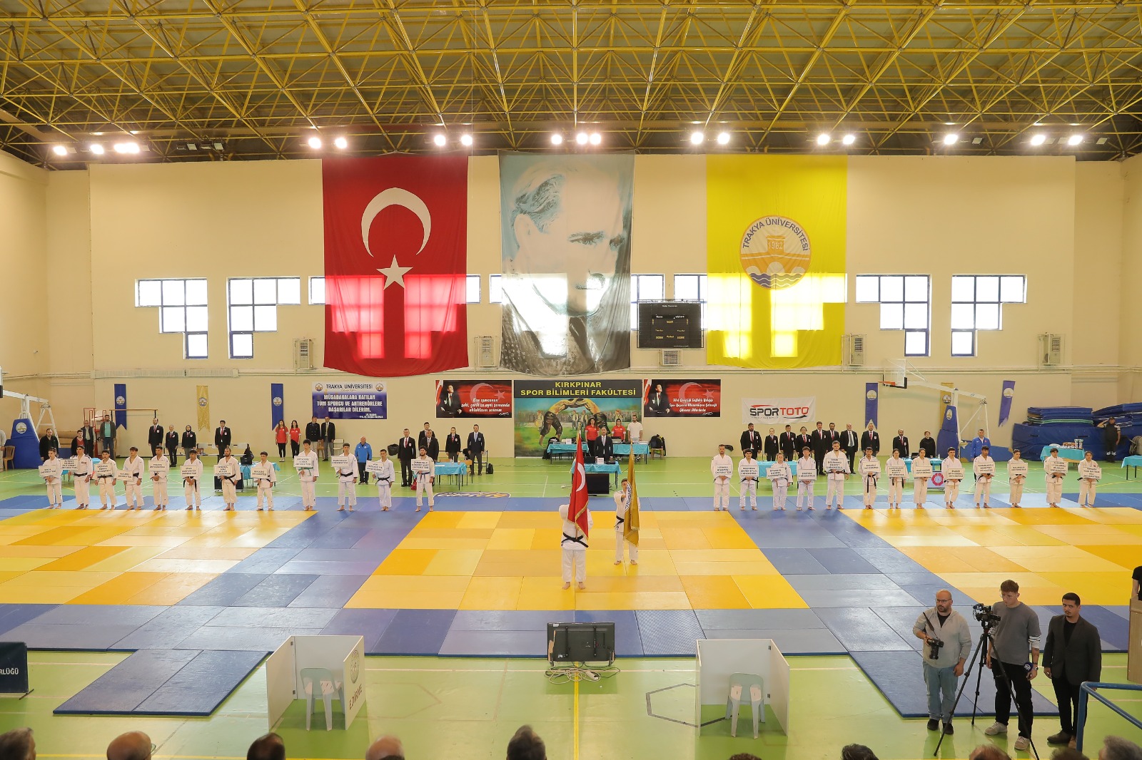“ÜNİVERSİTELER TÜRKİYE JUDO ŞAMPİYONASI” TRAKYA ÜNİVERSİTESİ’NDE BAŞLADI