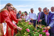 ÜNİVERSİTEMİZDE EDİRNE GÜLÜ HASAT ETKİNLİĞİ DÜZENLENDİ