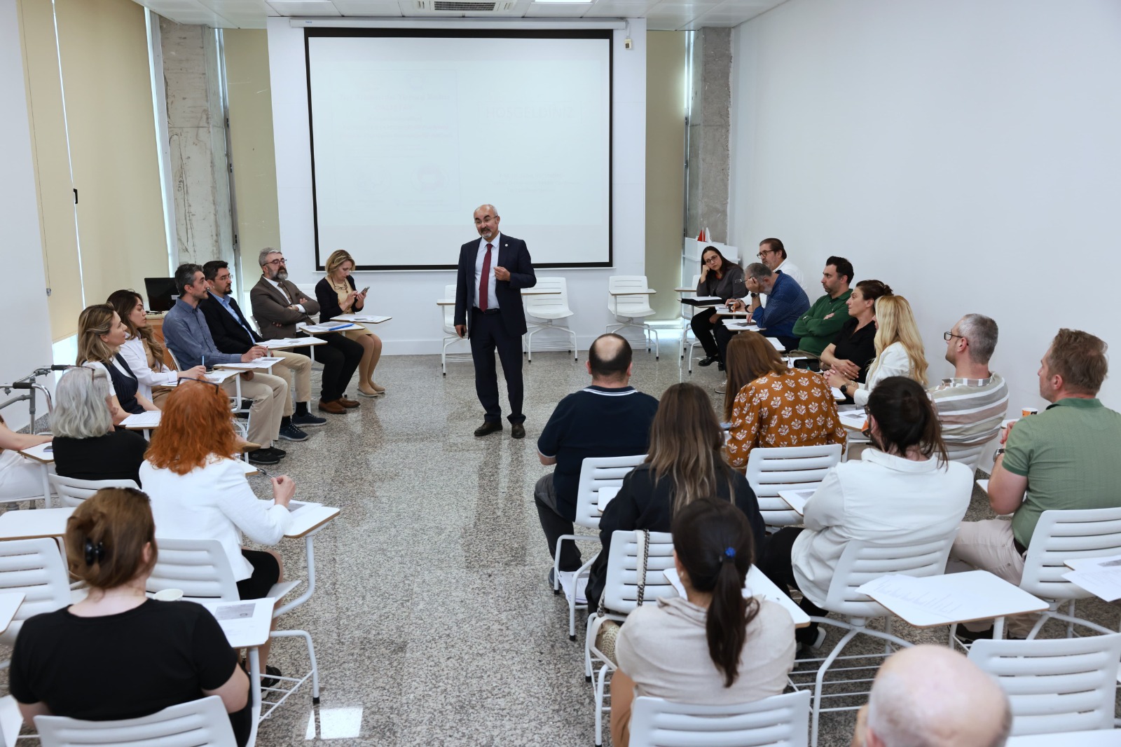 ÜNİVERSİTEMİZDE “TIP ALANINDA YAPAY ZEKÂ” ÇALIŞTAYI DÜZENLENDİ