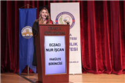 TRAKYA ÜNİVERSİTESİ ECZACILIK FAKÜLTESİNDE MEZUNİYET SEVİNCİ