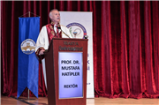 TRAKYA ÜNİVERSİTESİ ECZACILIK FAKÜLTESİNDE MEZUNİYET SEVİNCİ