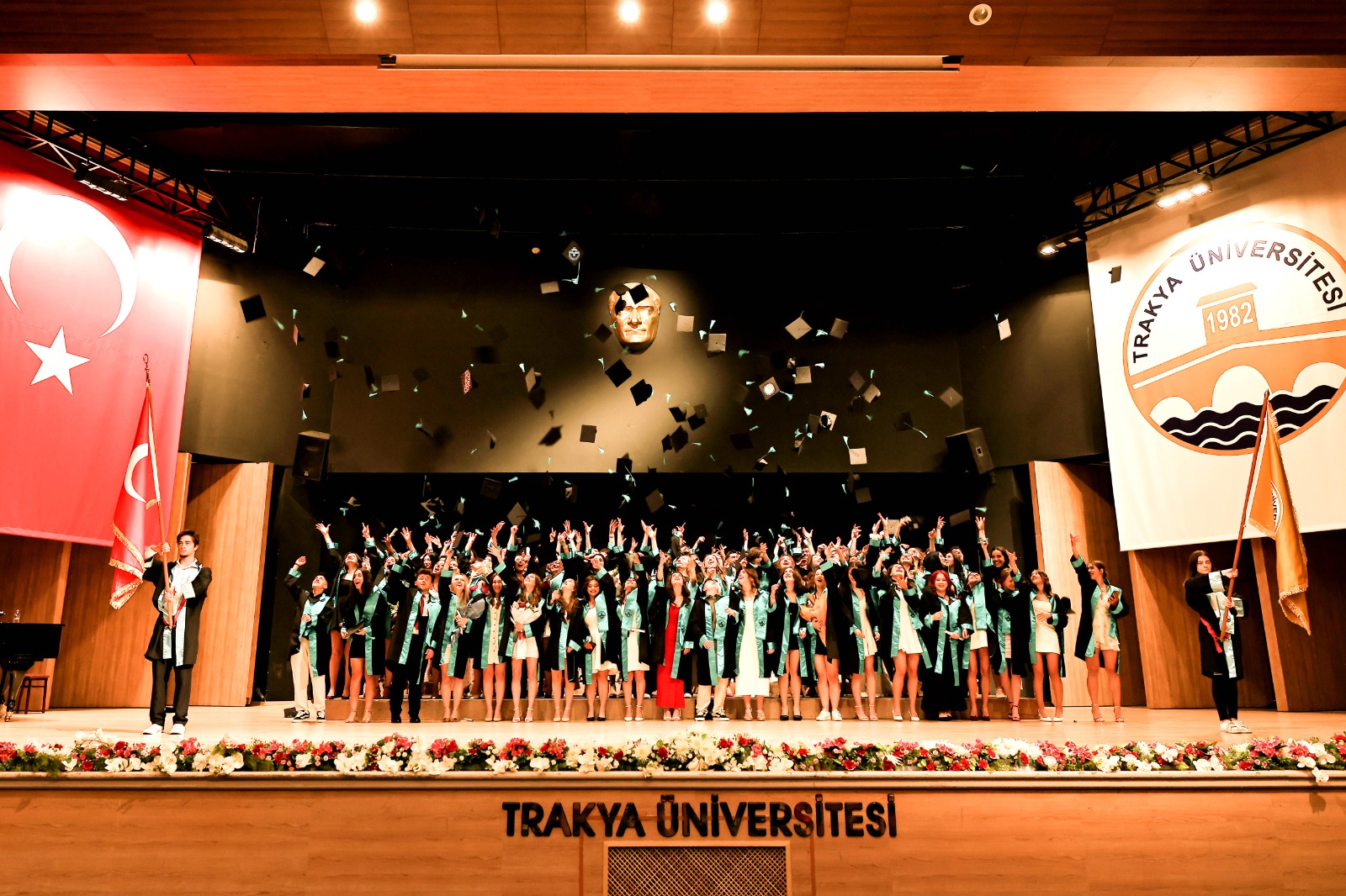 KIRKPINAR SPOR BİLİMLERİ FAKÜLTESİNDE MEZUNİYET HEYECANI