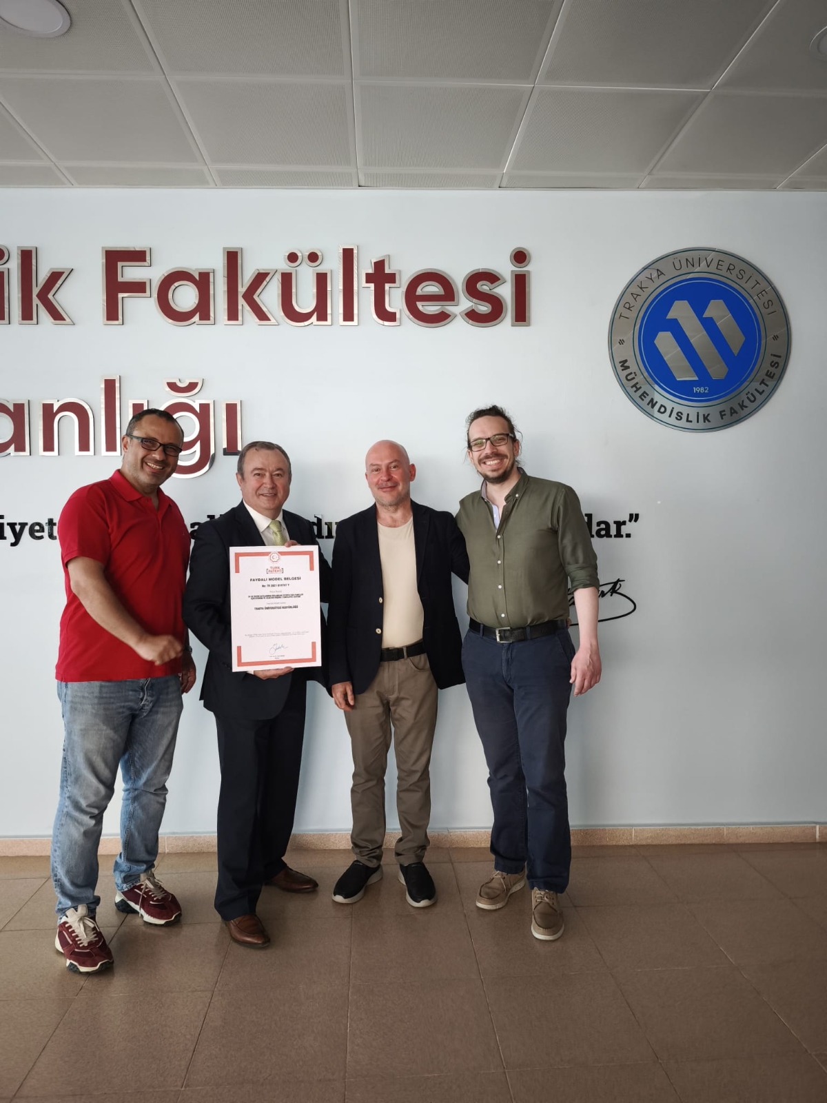 OTONOM GÜNEŞ PANELİ TEMİZLEME SİSTEMİ FAYDALI MODEL BELGESİ ALDI
