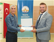 TRAKYA ÜNİVERSİTESİ'NDEKİ STEM EĞİTİMİNİ TAMAMLAYAN SOYDAŞ ÖĞRETMENLER, SERTİFİKALARINI EDİRNE MİLLETVEKİLİ FATMA AKSAL’DAN ALDI