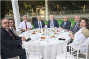 ÜNİVERSİTEMİZ İDARİ PERSONELİNE TEŞEKKÜR VE MORAL YEMEĞİ
