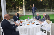 ÜNİVERSİTEMİZ İDARİ PERSONELİNE TEŞEKKÜR VE MORAL YEMEĞİ